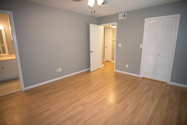 Building Photo - 204 Triumph Dr NW