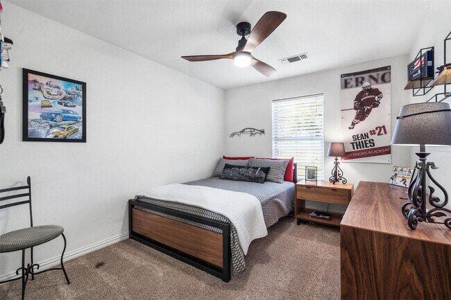 Building Photo - Beautiful Home In Pecan Planation