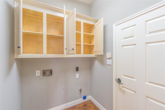 Building Photo - 3913 Overlake Dr