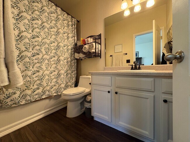 Building Photo - Beautiful 4 Bed 3 Bath in Fountain!!!