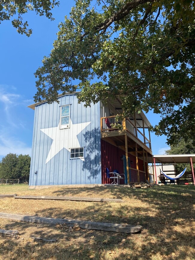 Building Photo - 411 Starkey Rd