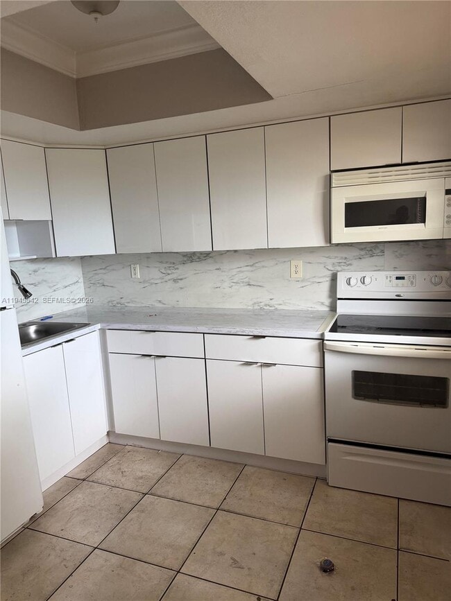 Building Photo - 5150 W 12th Ave