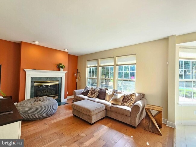Building Photo - 6 Hedgecroft Dr