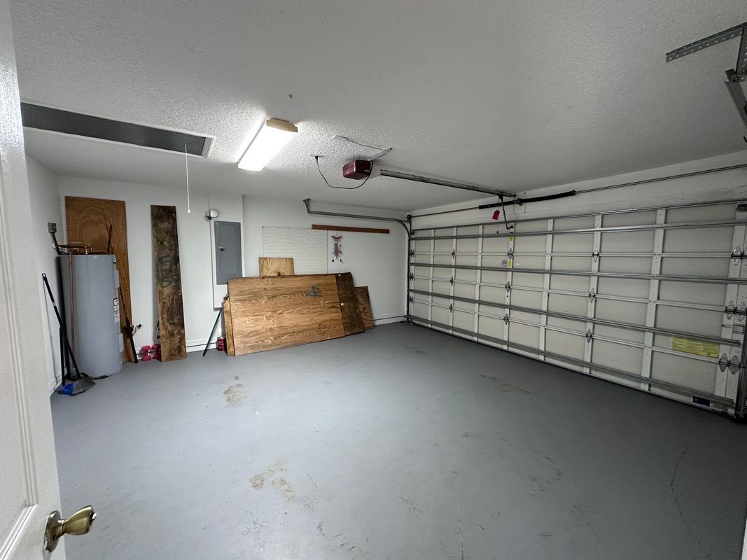 Building Photo - 474 SW Fields Ave