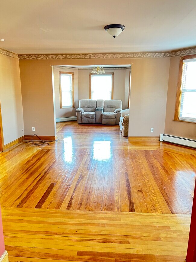 Dining room - 1033 New Boston Rd
