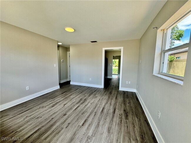 Building Photo - 531 99th Ave N