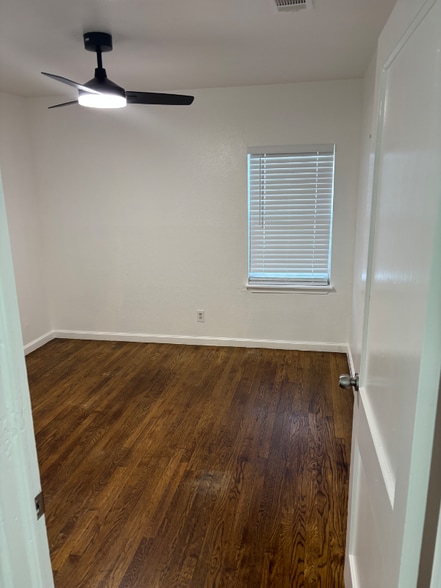 Building Photo - 2215 Mouser Ln