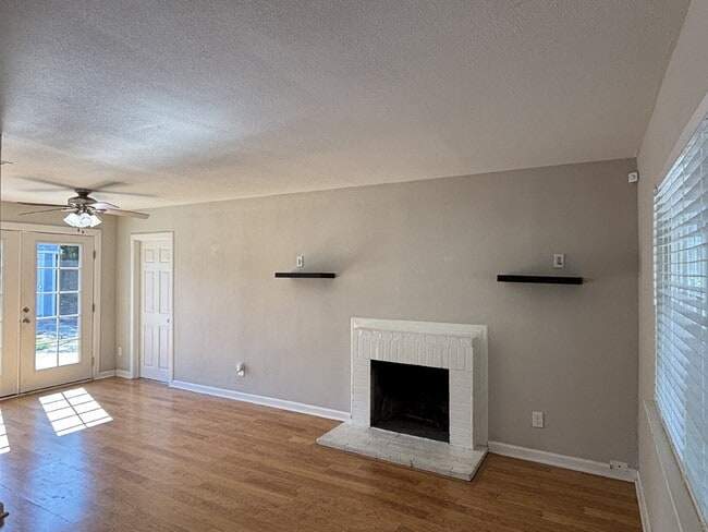 Building Photo - "Charming 3-Bed Concord Gem with Granite C...