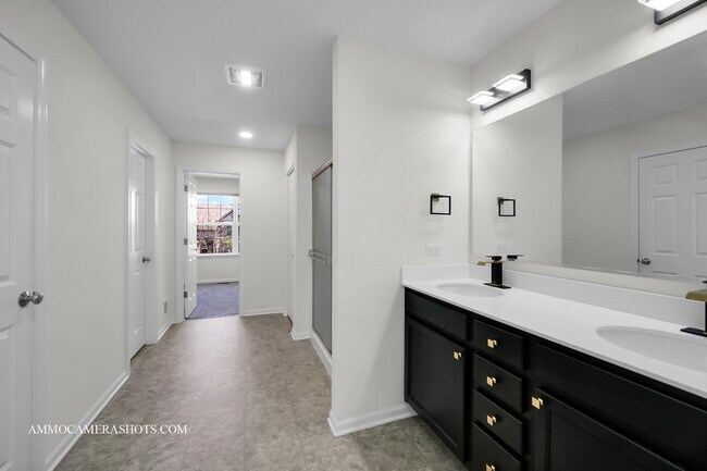 Building Photo - 12504 S Cherry Blossom Blvd