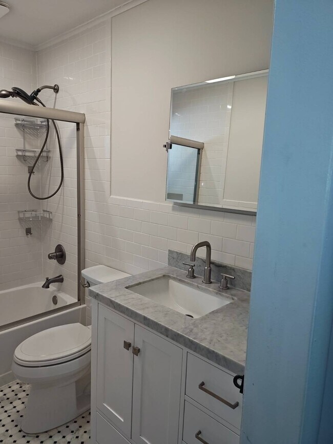 Building Photo - 2354 N Wading River Rd