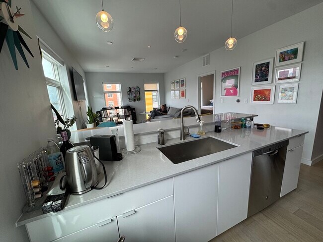 Building Photo - 1 Lisbon St