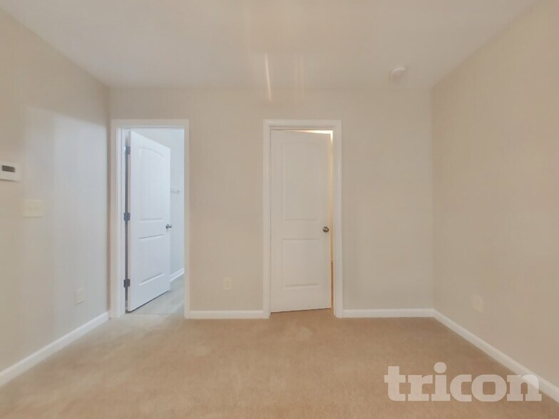 Building Photo - 55 Carriage Hls Dr SE