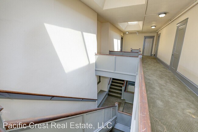 Building Photo - 317 Harvard Ave E