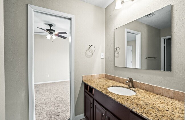 Building Photo - 11 Rock Creek Dr