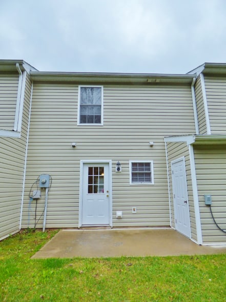 Building Photo - 103 12th St