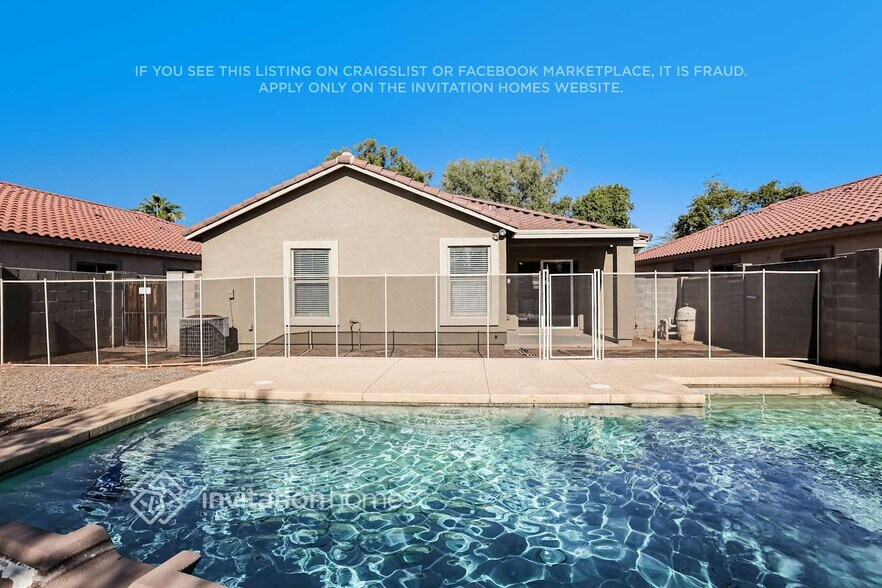 Building Photo - 15429 W Cameron Dr