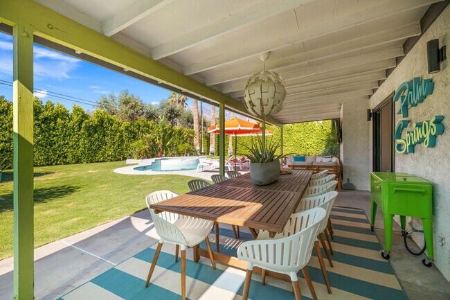 Building Photo - Stylish Fully Furnished Home in Palm Springs - Annual Lease