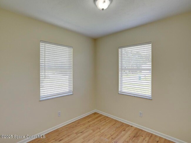 Building Photo - 279 Englar Dr