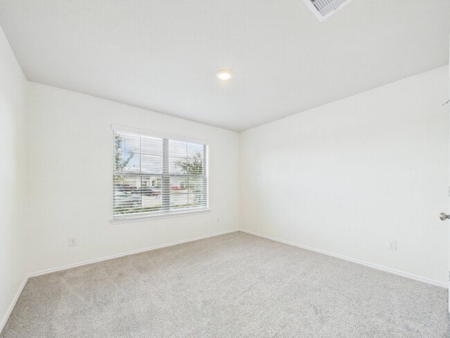 Building Photo - Brisa