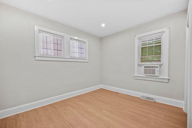 Building Photo - 5-Bedroom Rental Near TCNJ | Spacious Layout, Parking, Yard & Deck