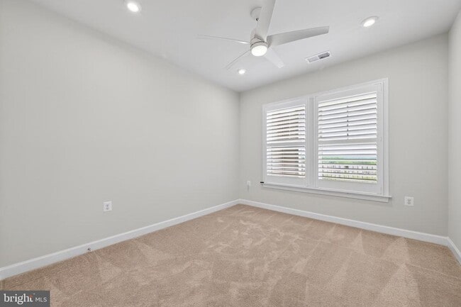 Building Photo - 21630 Hawksbill High Cir