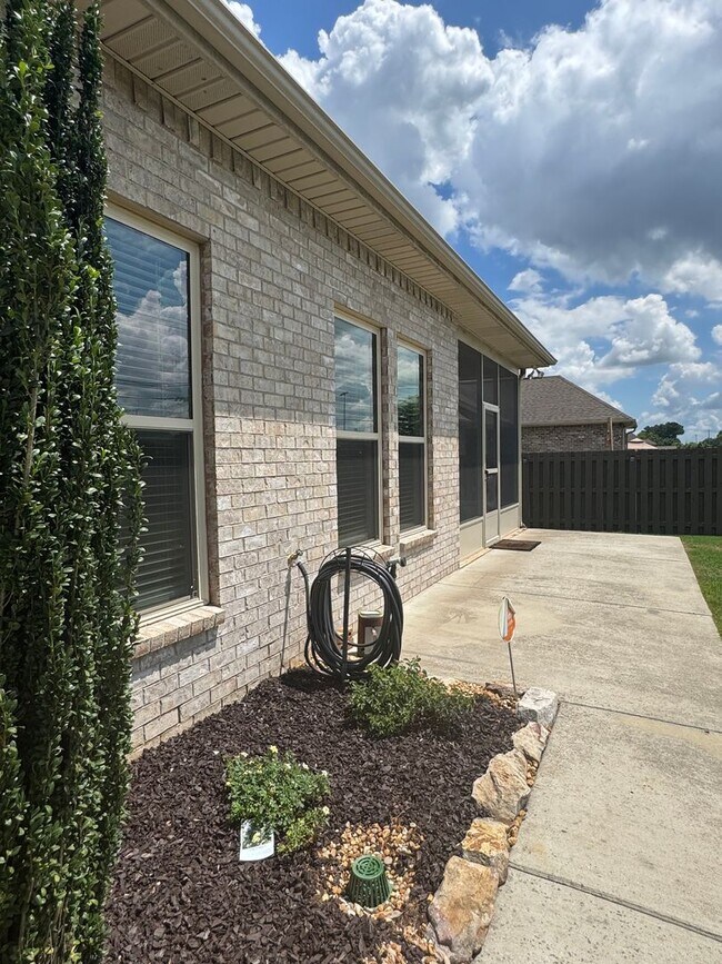 Building Photo - 234 Pumprock Dr