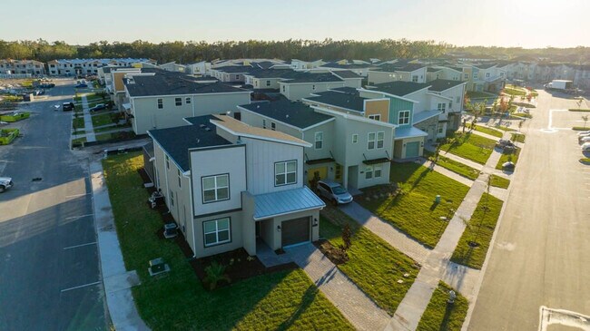 Building Photo - 4319 Scene Ln