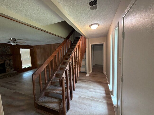 Building Photo - 2253 Mangum Rd