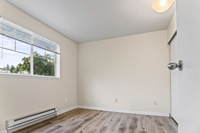 Building Photo - 5300 Harbour Pl