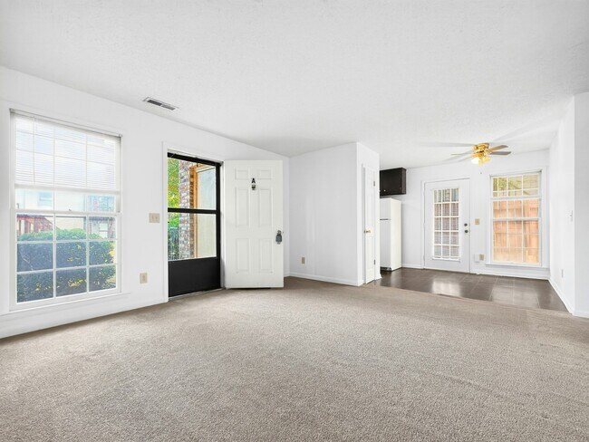 Building Photo - 6209 Friar Tuck Dr NW