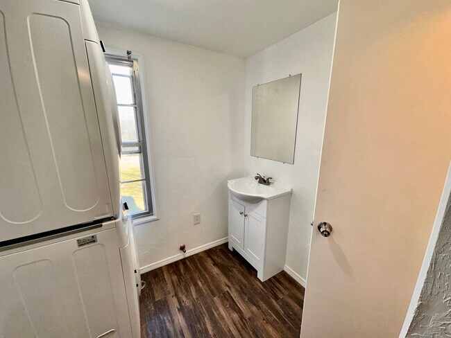 Building Photo - For Rent – Charming NW OKC Home with Solar Panels & Huge Backyard - Move in Deposit-Free (If Qual...