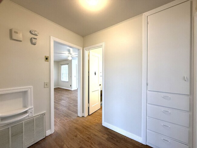 Building Photo - Welcome Home! 15% Discount for two months!!