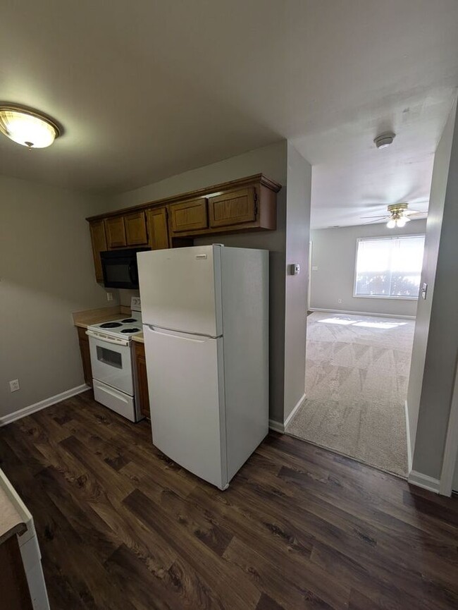 Building Photo - 2BD/1.5BA Townhome At Strawberry Patch in ...
