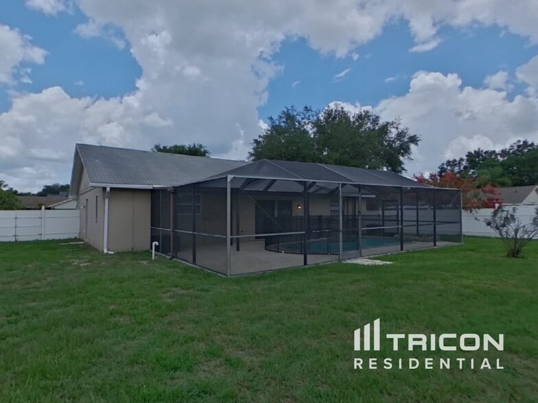 Building Photo - 10206 Deepbrook Dr