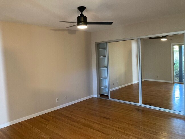 Building Photo - 1960 Harris Ave