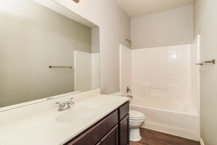 Building Photo - 300 Windmill Ct