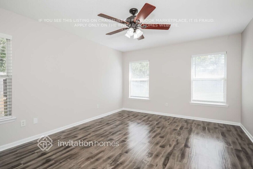 Building Photo - 305 Brantley Harbor Dr