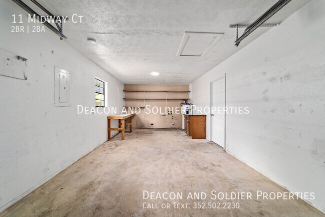 Building Photo - 11 Midway Ct