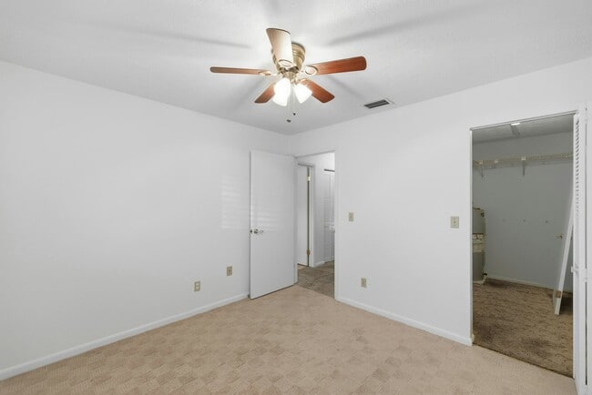 Building Photo - 3031 SE 5th Terrace