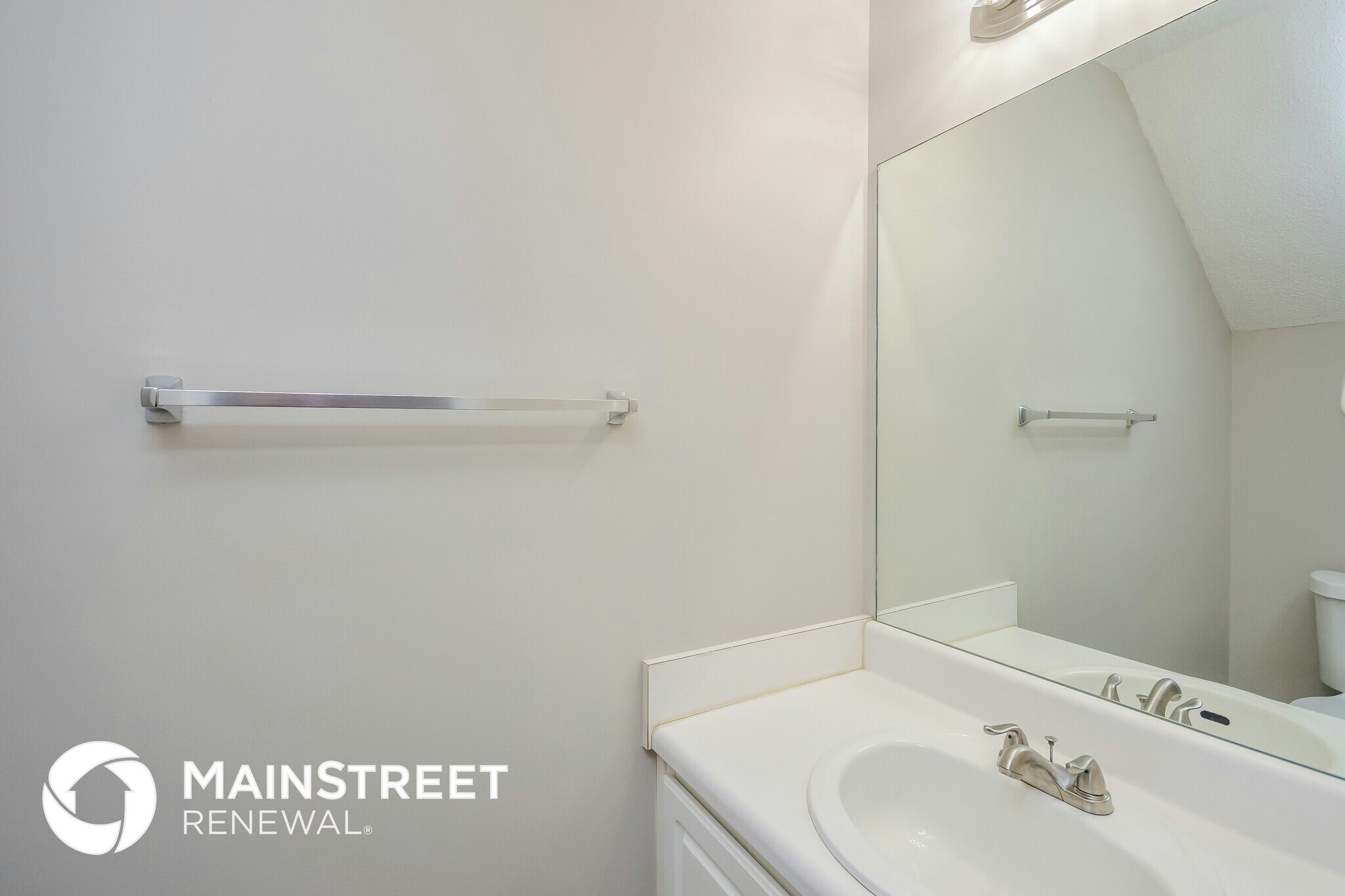 Building Photo - 325 Coral Cir