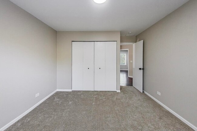 Building Photo - 926 S W Ave