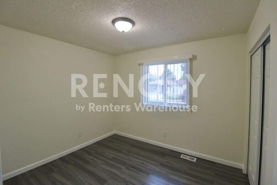 Building Photo - 5241 Victor Wy