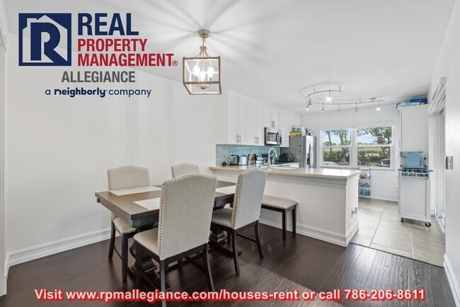 Primary Photo - Stylish 2-Bedroom Townhome in Gated Boynto...