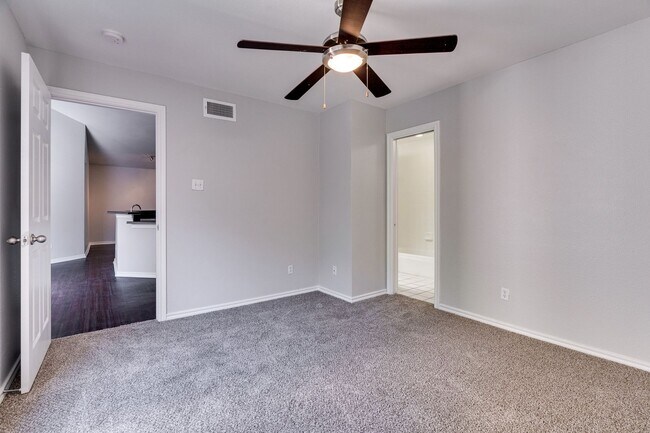 Building Photo - Natures Best Two Bedroom - 360 at 2222 - C...