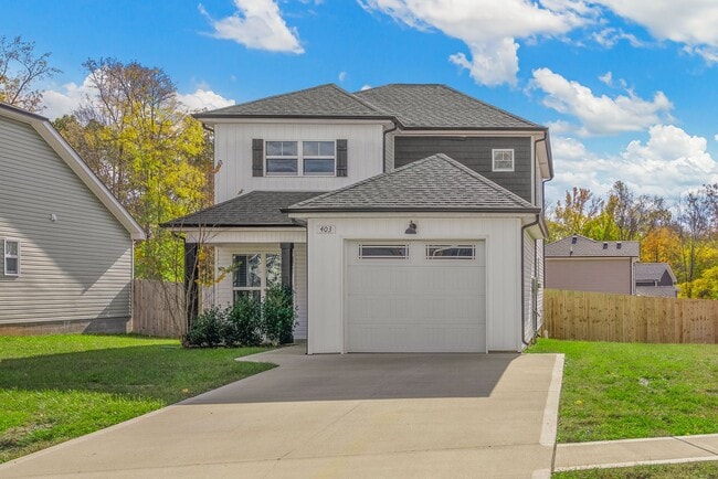 Building Photo - Pet Friendly Three Bedroom!