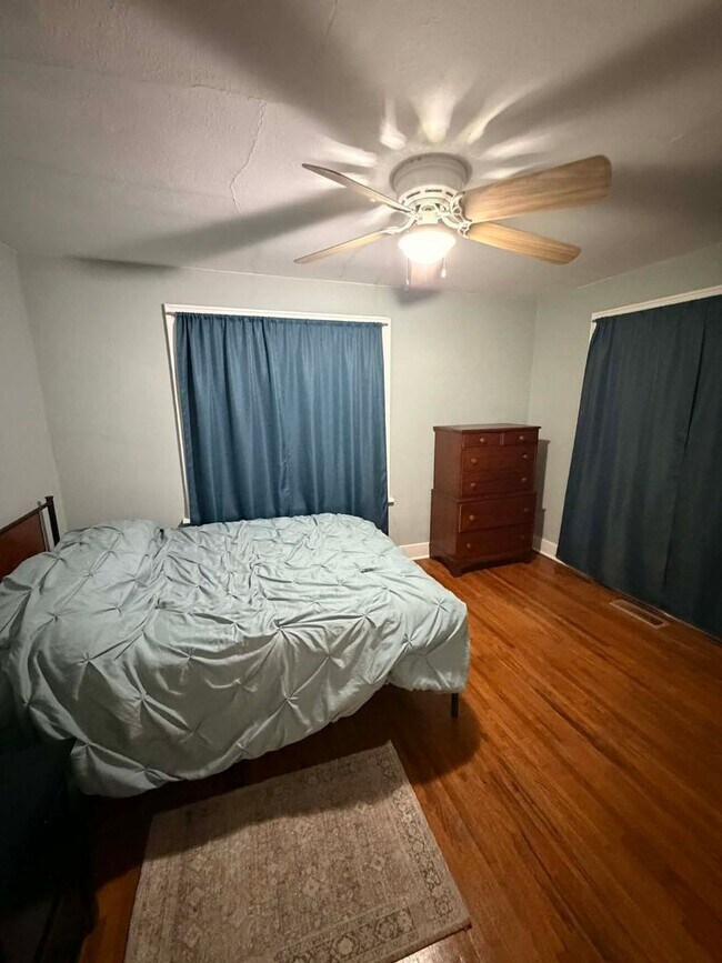 Building Photo - COMING SOON: 2 Bedroom Fully Furnished Short-Term Rental – Joplin, MO