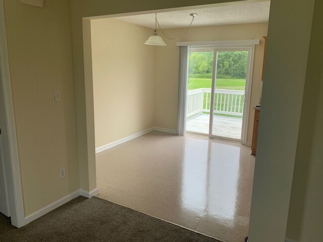 Building Photo - Great Location for VA Commuter/ Camden Cou...