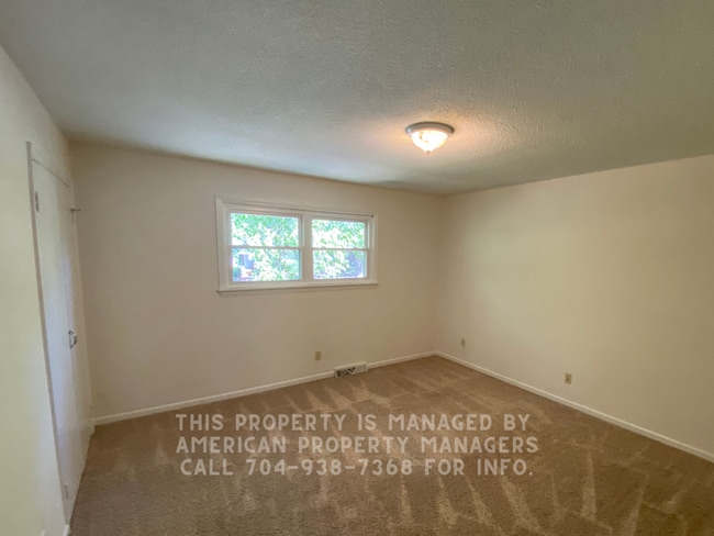 Building Photo - 1116 Arbor Dr