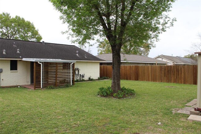 Building Photo - 7618 Deadwood Dr