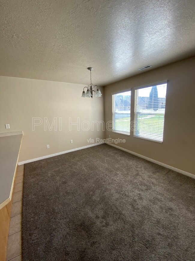 Building Photo - 433 N 3150 W